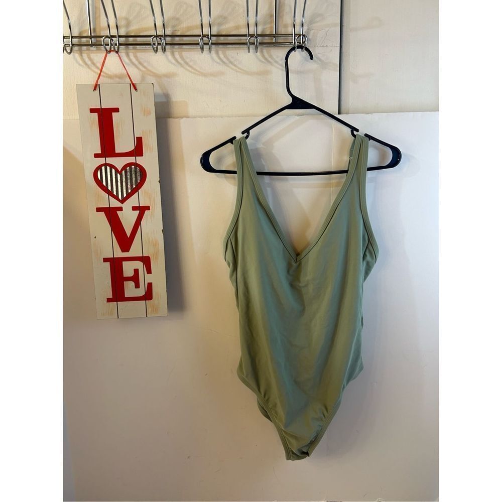 Kona Sol swimsuit size medium green 1‎ piece rn#17730 swim